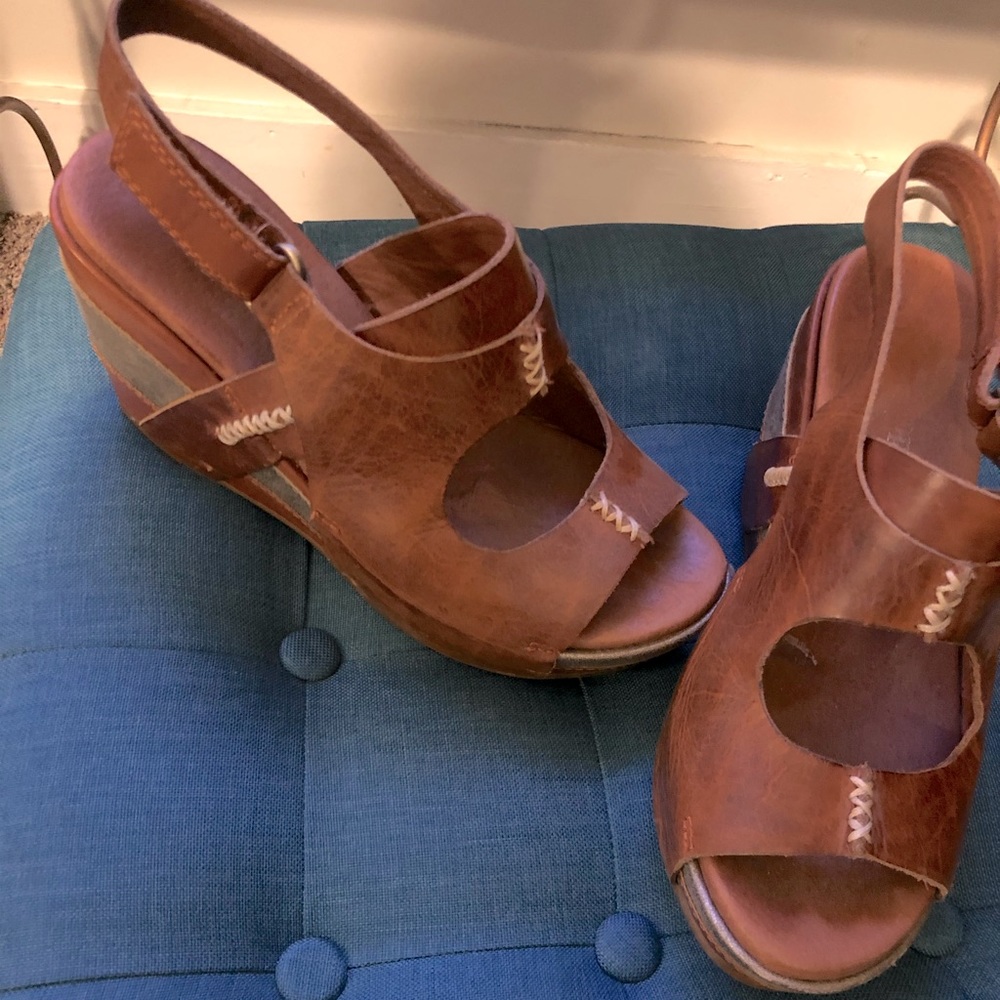 Antelope Wedge Heels